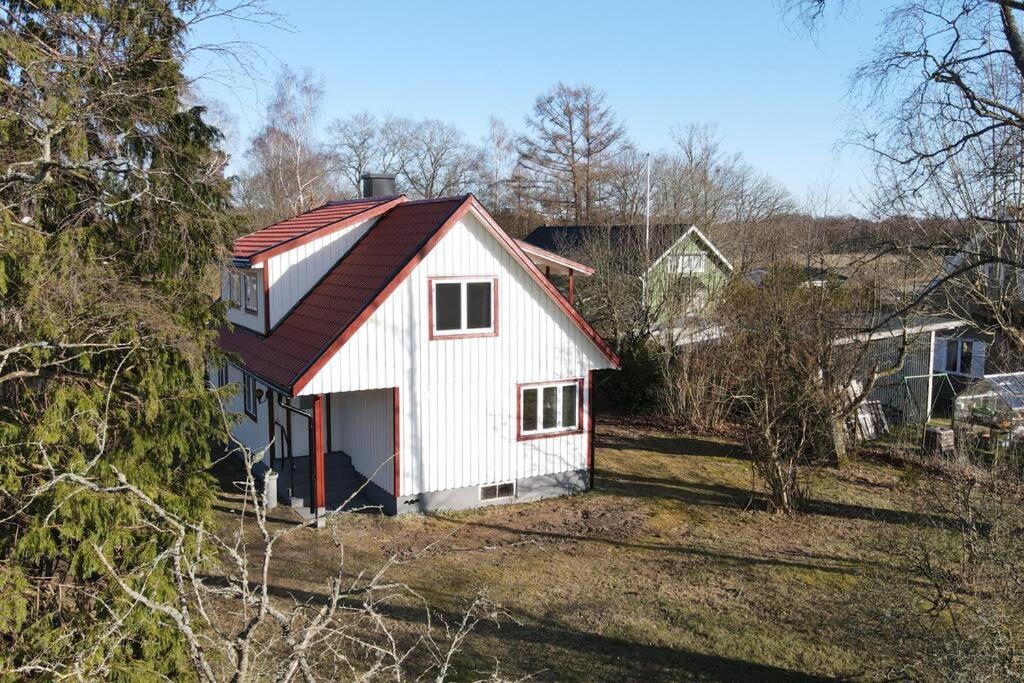 Lantlig Villa I Ljungbyhed Extérieur photo